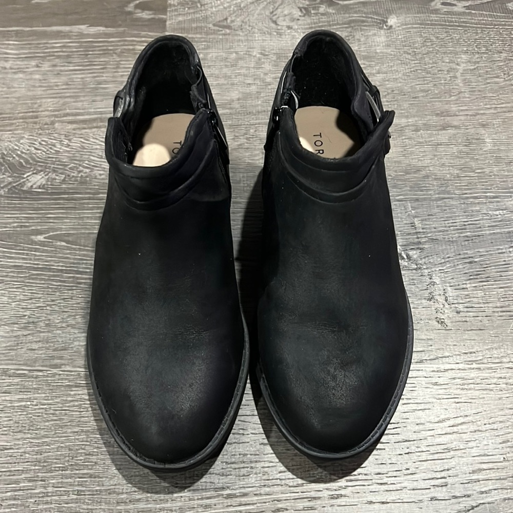 Black boots